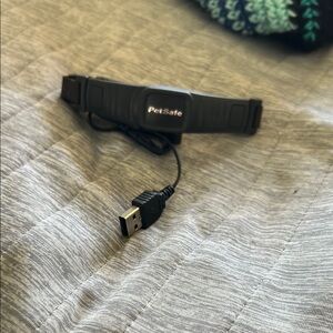 PetSafe Black Collar with USB Charging Cable